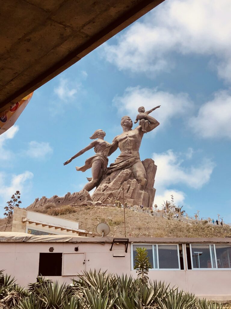 Monumento do Renascimento Africano, Dakar